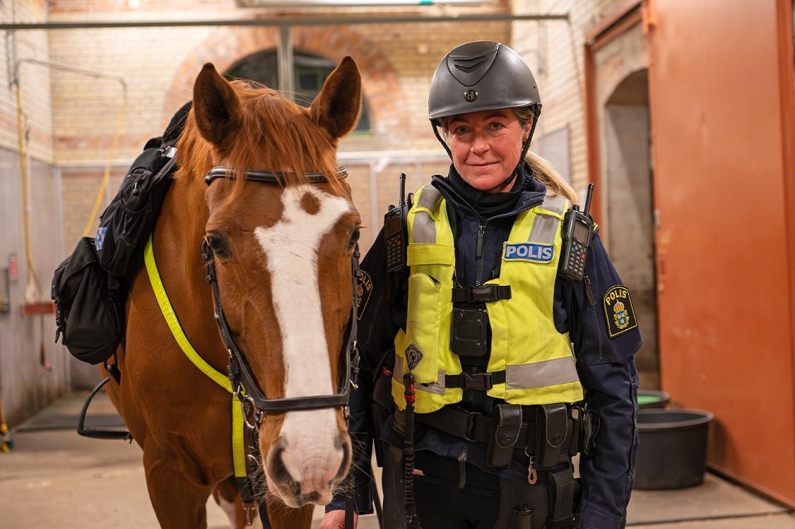 Jessica Wallén och polishästen Cubus. Foto: Jennie Börs