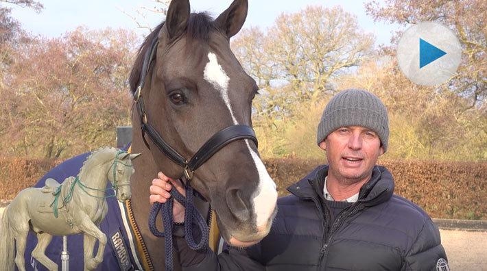 Dressyrstjärnan Valegro ska bli staty hemma i Storbritannien. Nyligen fick valacken själv, och teamet runt honom, godkänna modellen av den.