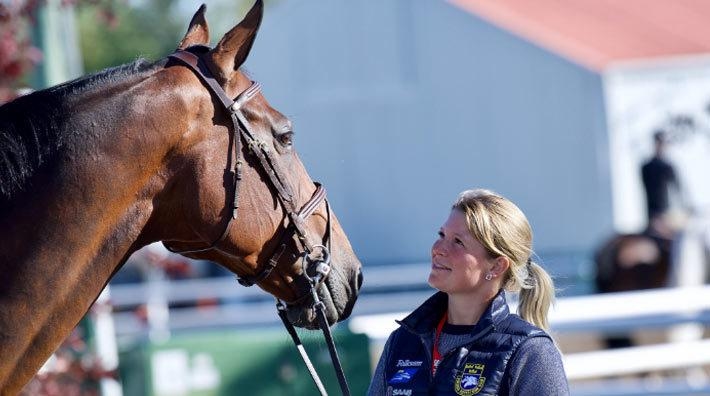 Stephanie Holmén och Flip's Little Sparrow är på plats i Spruce Meadows, Kanada. Foto: Haide Westring