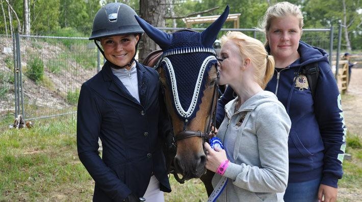 Nicole och teamet är nöjda efter den felfria rundan med femåriga Late Night (SWB).