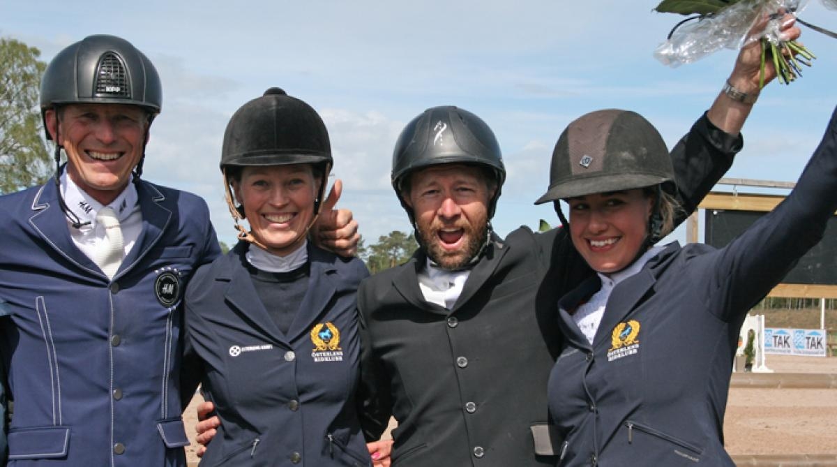 Peder Fredricson, Jacob Hellström, Linnea Ericsson-Carey och Evelin Lavén red i laget i söndagens omgång. Foto: Gitte Lindskog