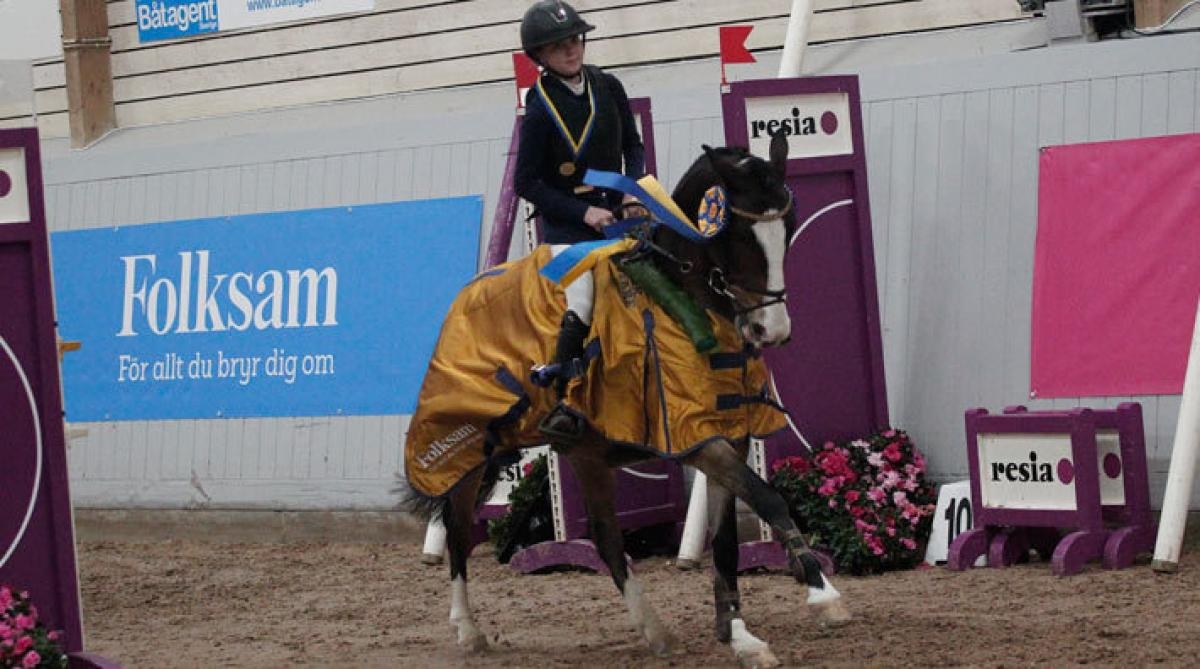 Säker och felfri omhoppning gav guld till Lilly