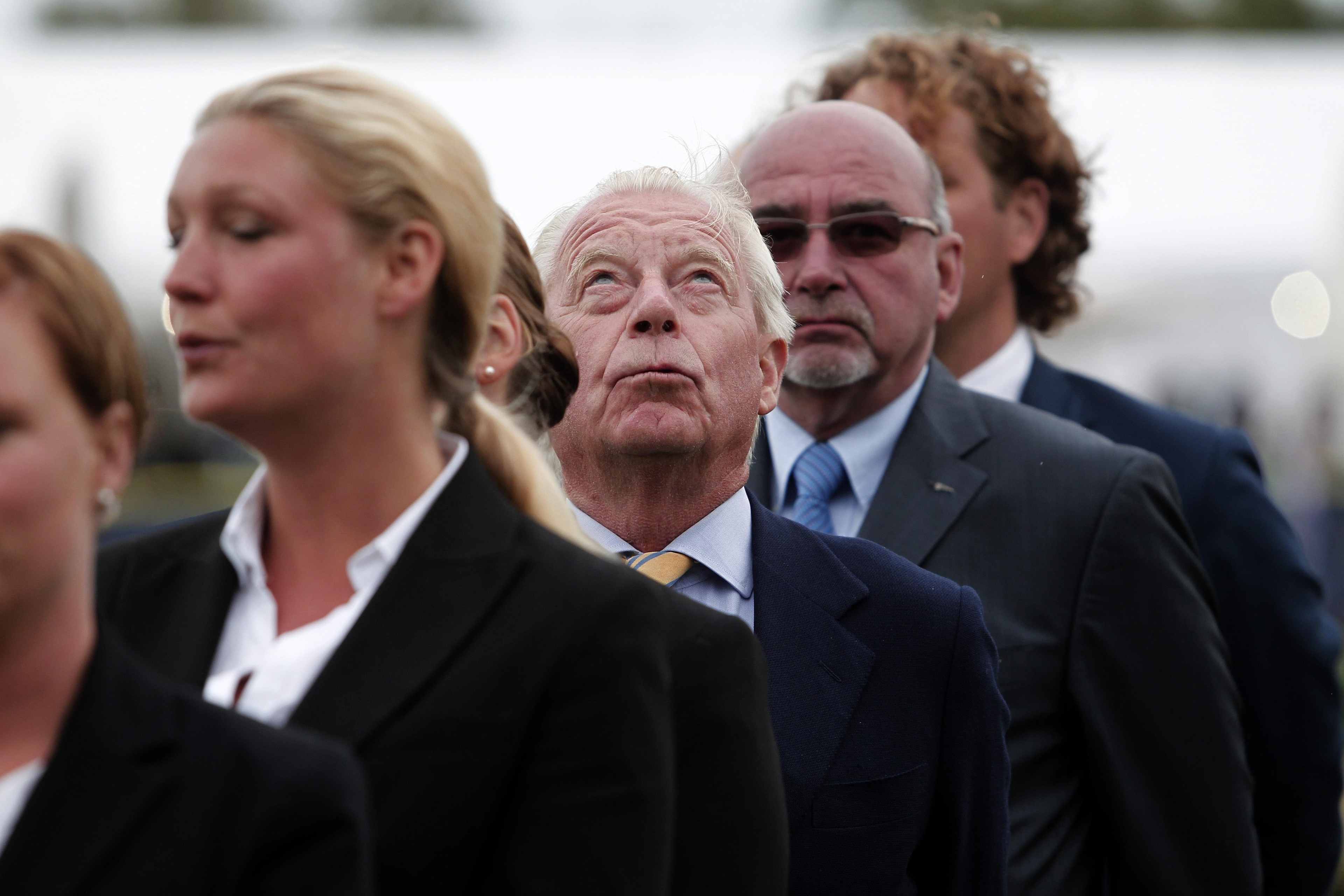 Jana är ofta inne på banan under ceremonier och prisutdelningar. FOTO: Ida Röök