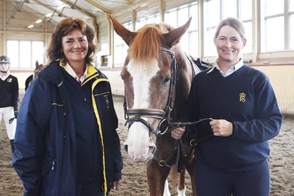 Ridskoleambassadör Ann Margrethe Andersson och ridinstruktör Åsa Steninger arrangerade föreläsningen om hästens betydelse på ridskolan.