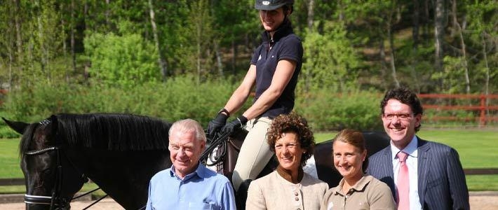 Jana Wannius, Antonia Ax:son Johnson, Tinne Vilhelmson Silfvén och John van de Laar. I bakgrunden syns Caroline Palmgren på Daisy.